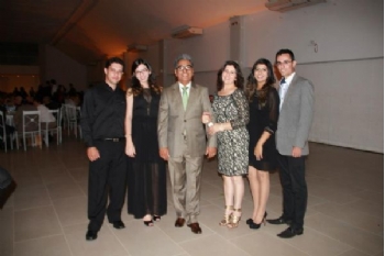 Pastor Elias e familiares